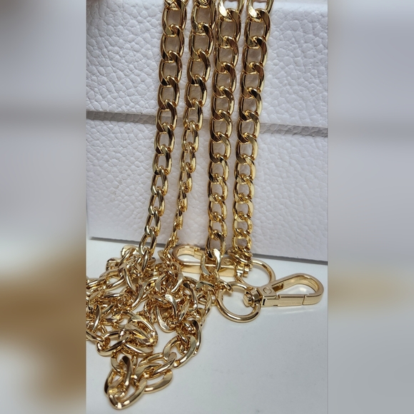 None Handbags - CROSSBODY GOLD-TONE CHAIN - NO BRAND NWOT